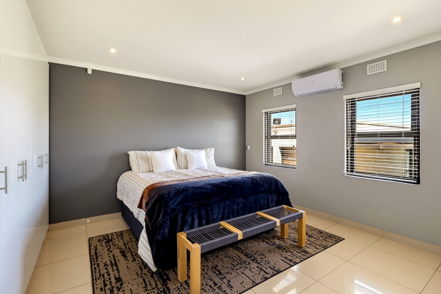 4 Bedroom Property for Sale in Pearl Marina Western Cape